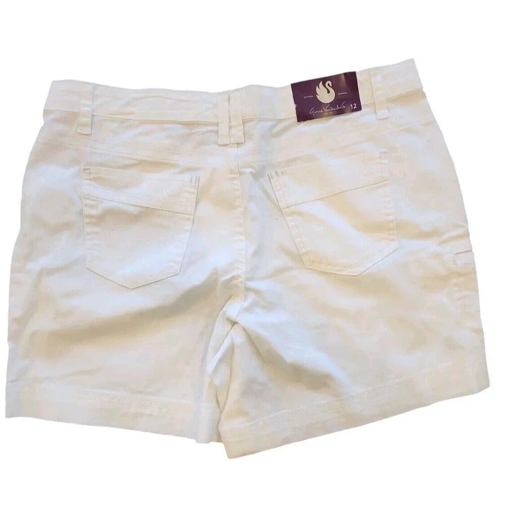 GLORIA VANDERBILT White Shorts Size 12 SAMMY NEW - Picture 2 of 3